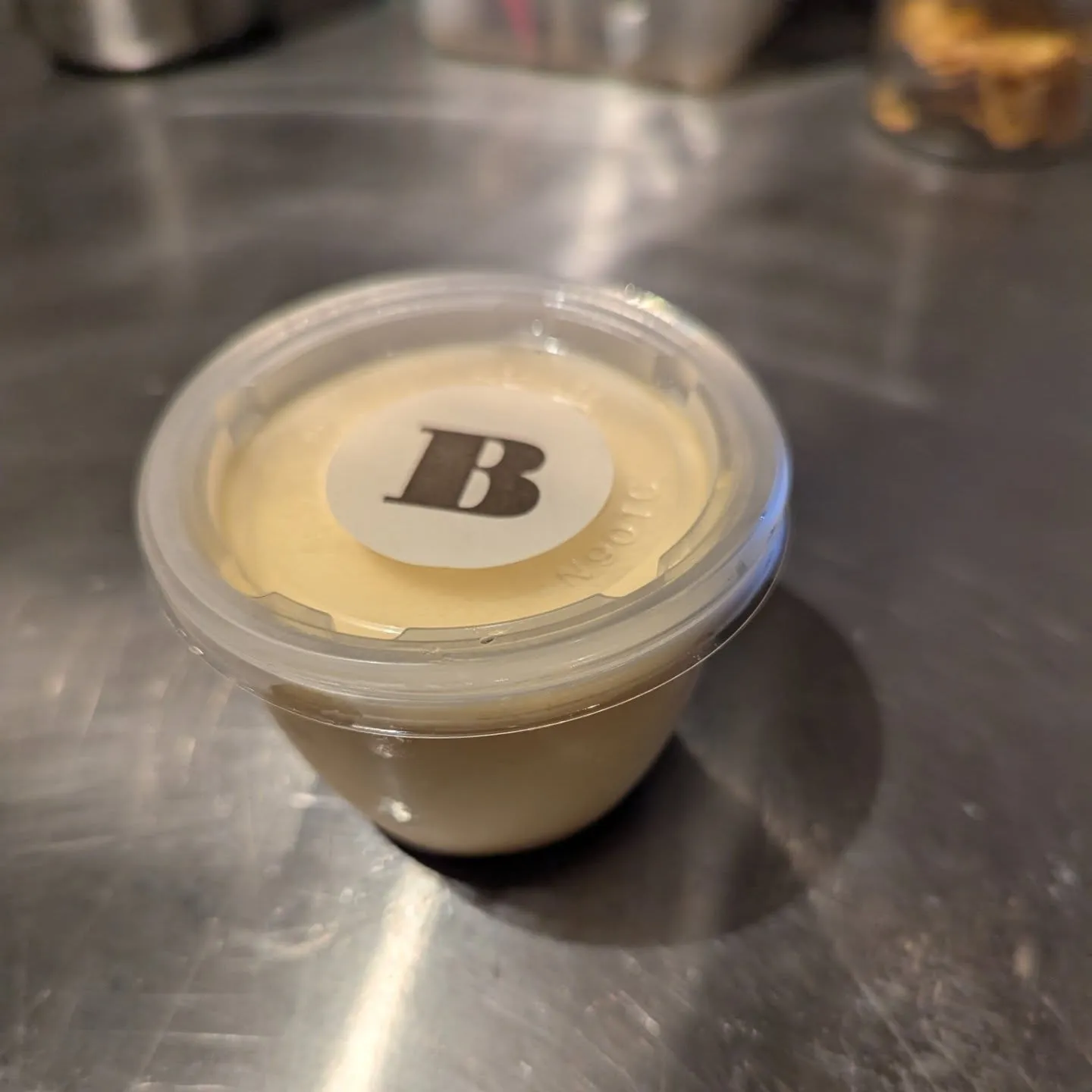初めてBUTTER UPさんのプリンを食べました😋