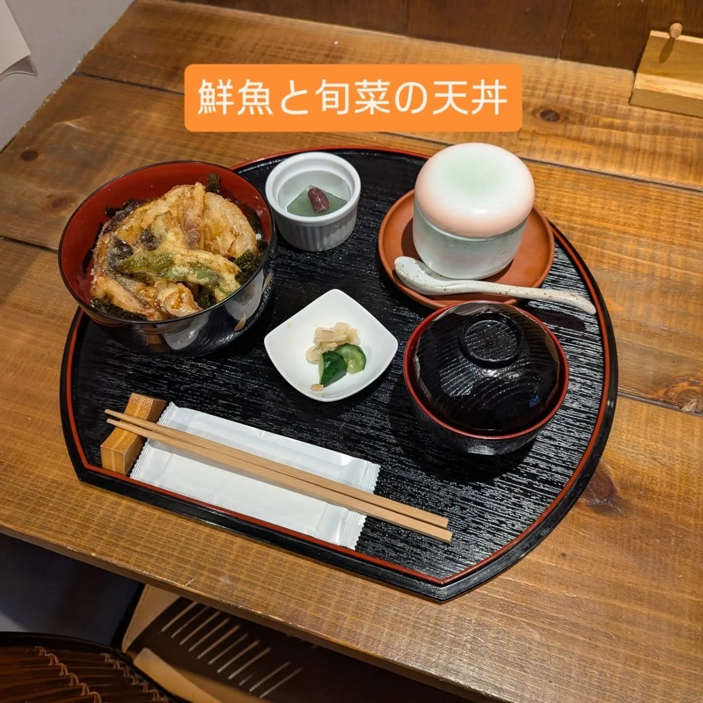 サンパレス、呉服駅近くで新鮮な海鮮丼を中心に和食を楽しめる場...